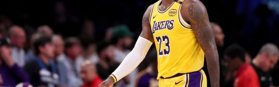 詹姆斯：若小儿子布莱斯26年进入NBA，我不排除届时继续征战