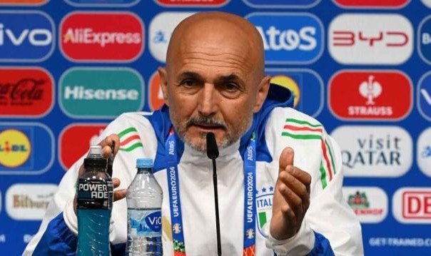 kaiyun sports-斯帕莱蒂：谁说我不让玩游戏了？ 别玩到后半夜就行