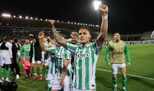 他超爱！西媒：安东尼明确表示不想回曼联，愿大幅降薪重返贝蒂斯