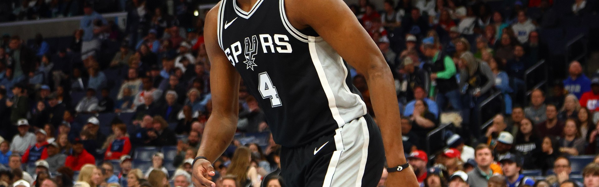 kaiyun sports-4年2.29亿顶薪！Lowe：喜欢福克斯和马刺的提前续约 他会强势反弹