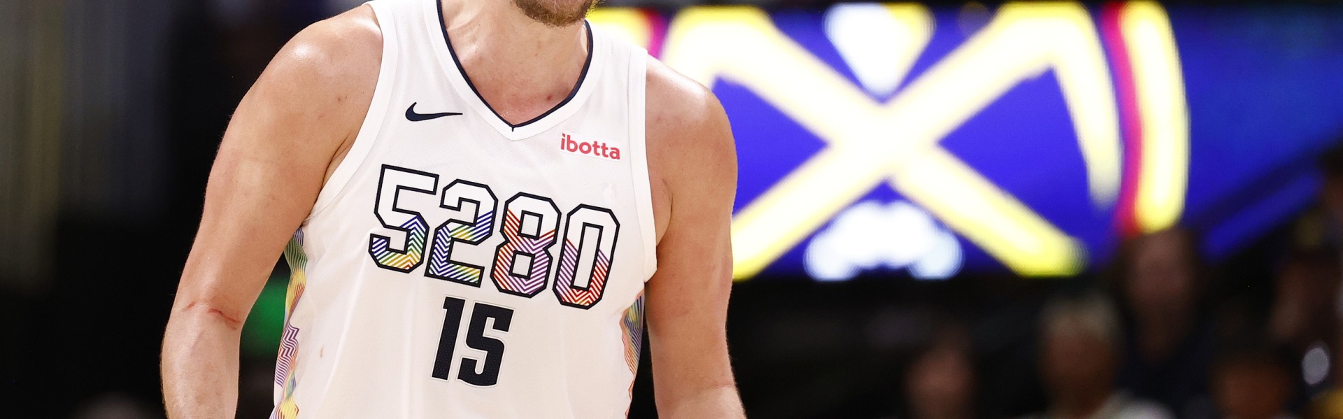 😐约基奇季后赛对阵常规赛50胜以上的球队系列赛仅0胜6负