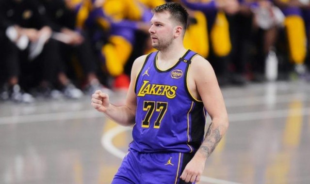 队记：湖人引进中锋压力巨大，多支球队想趁火打劫从中获利